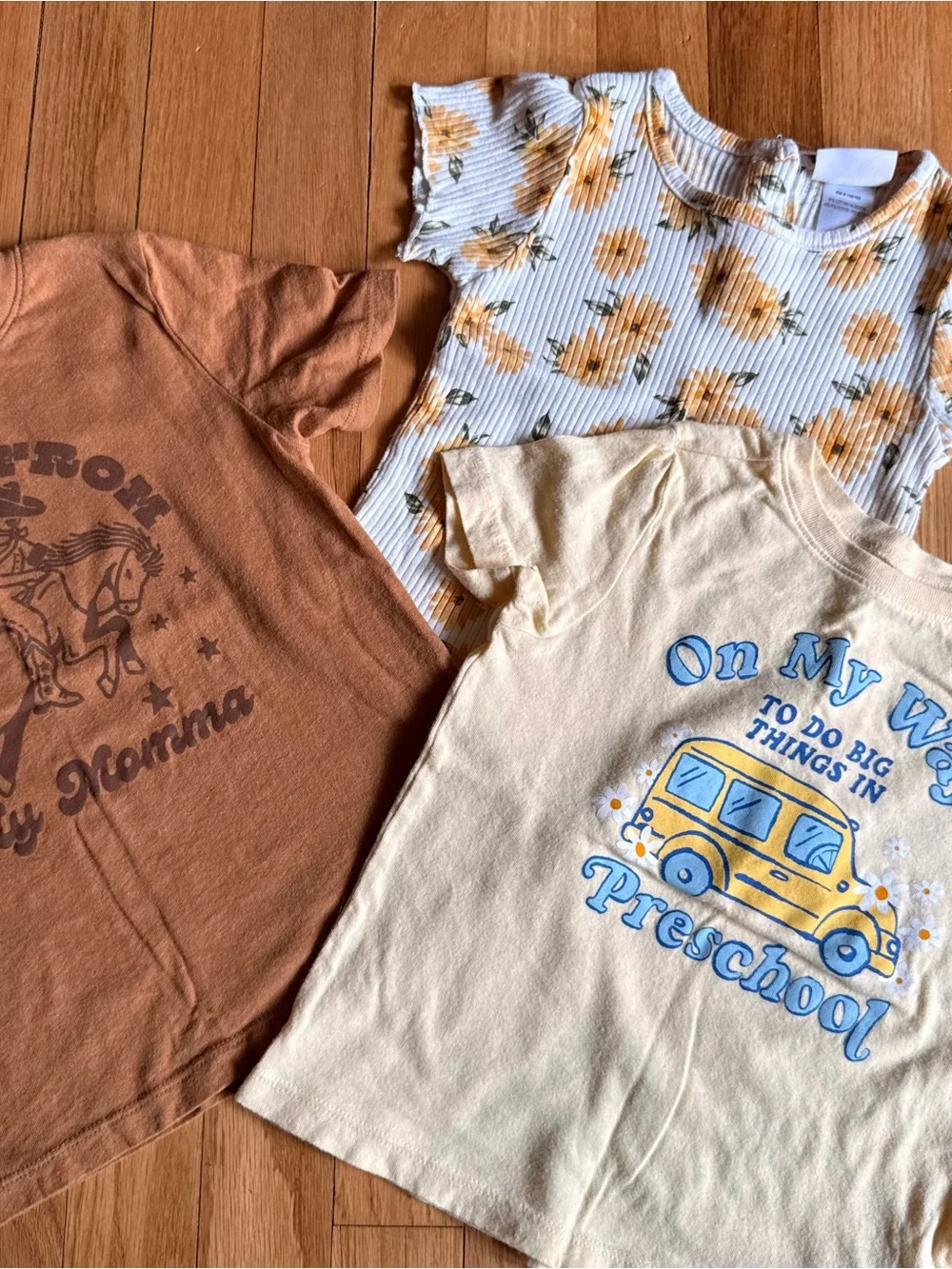 Lot of Girls 2 Old Navy & 1 Floral Ribbed Short Sleeve t shirts